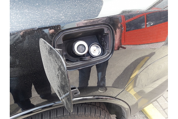 uzpilde zem vāciņa