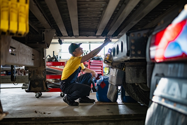 Kravas auto piekabju remonts