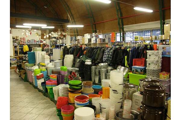 Plastmasas izstrādājumi spaiņi puķu kastes grozi Valmiera tirdzniecība Rūjiena