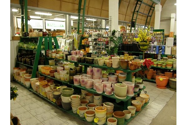 Plastmasas trauki puķu podi saimniecības preces Valmiera Rūjiena