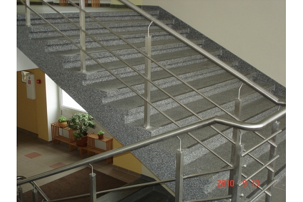 kāpņu restaurācija skolās