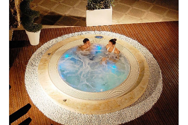 Spa hidromasāžas vannas