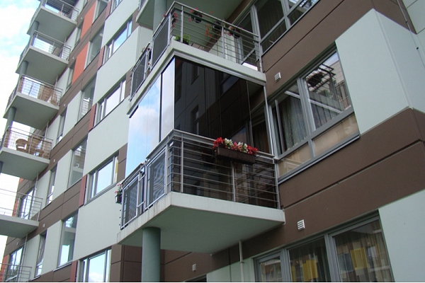 Bezrāmju lodžiju iestiklojums