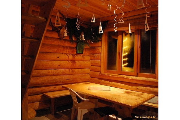 Viesu māja