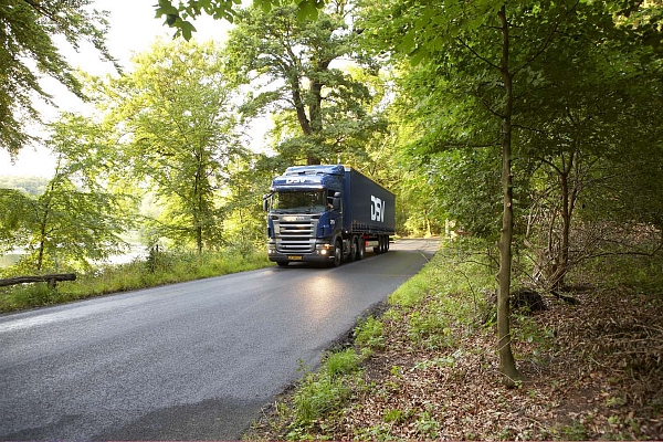 Sauszemes kravu pārvadājumi