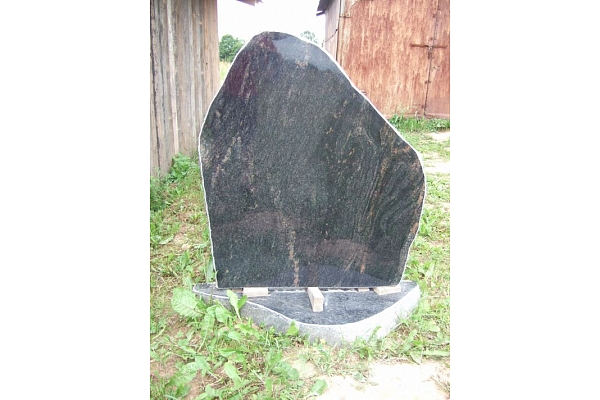 Akmens apstrāde, kapu pieminekļi, kapakmeņi