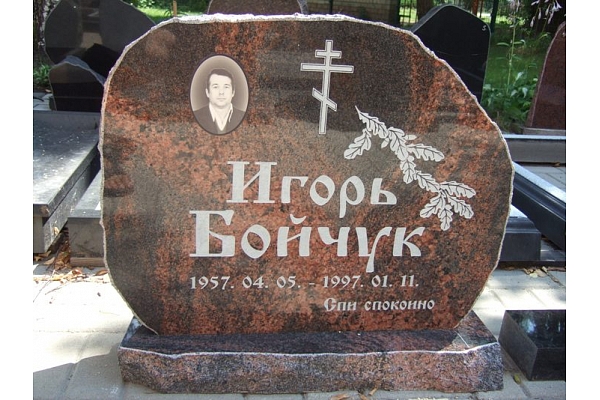 Akmens apstrāde, kapu pieminekļi, kapakmeņi