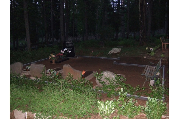 Akmens apstrāde, kapu pieminekļi, kapakmeņi