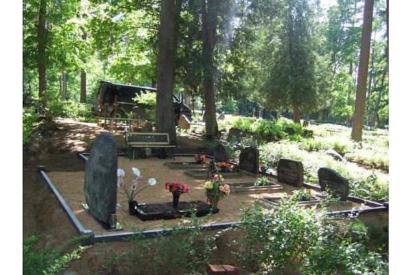 Akmens apstrāde, kapu pieminekļi, kapakmeņi