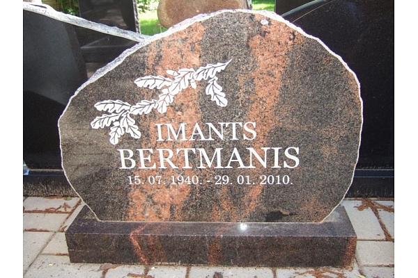 Akmens apstrāde, kapu pieminekļi, kapakmeņi