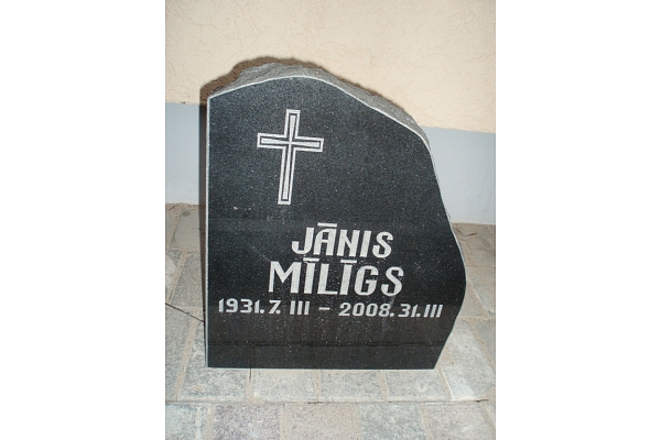 Akmens apstrāde, kapu pieminekļi, kapakmeņi