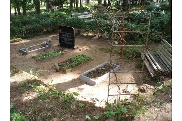 Akmens apstrāde, kapu pieminekļi, kapakmeņi