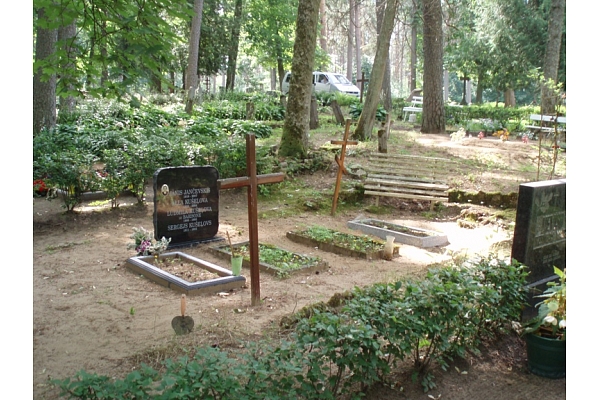 Akmens apstrāde, kapu pieminekļi, kapakmeņi