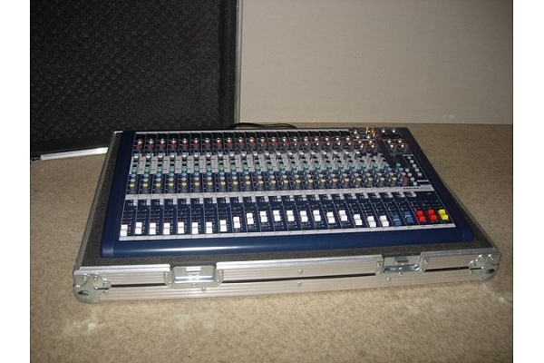 Drošās un izturīgas kastes audio un video aparatūrai