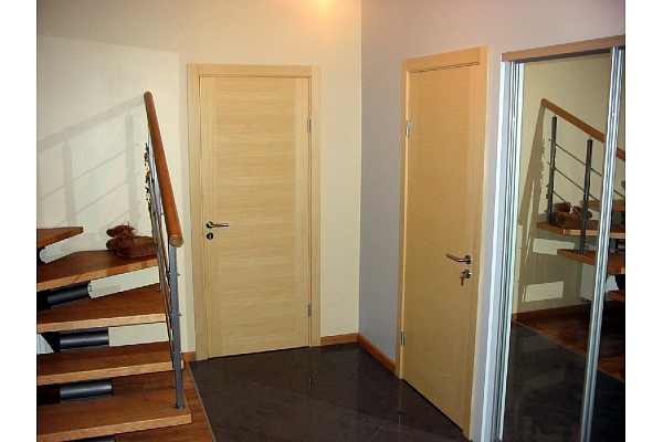 Koka durvis