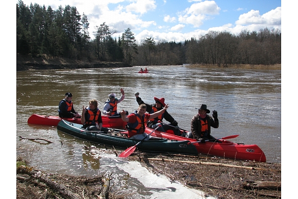 Abavas laivas, laivu noma, motorlaivu noma, laivas, laivošana, atpūtas vietas