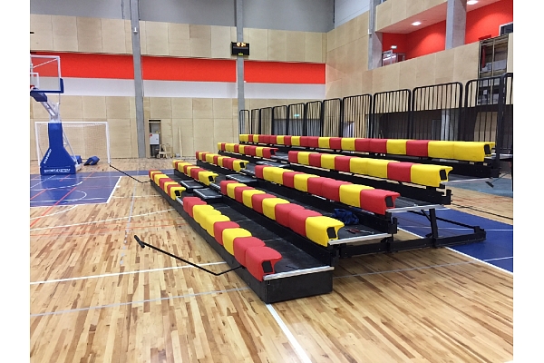 Tribīnes sporta zālei