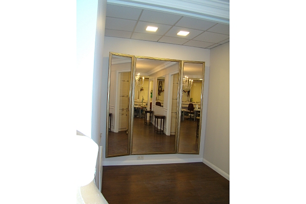 Spogulis frizētavā