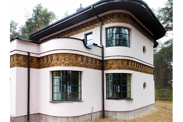 Ēku liektie logi