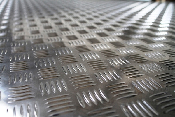 Alumīnija loksne riflēta