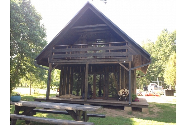 Pirts māja Abavās, Rendā, Abavas upes malā