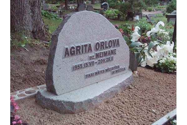 Kapu pieminekļu atjaunošana