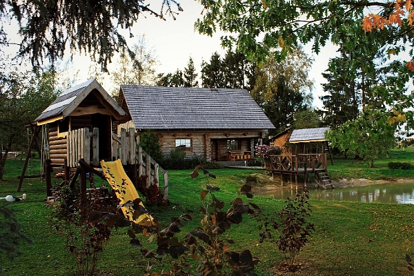 "Zaķīšu pirtiņa", Viesu nams