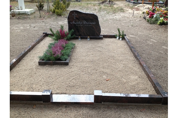 Granīta kapu apmales