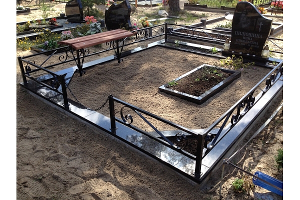 Oriģinālas kapu sētiņas no metāla