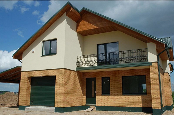 Durvis mājai imantā