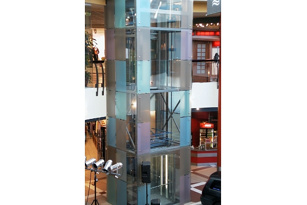 Stikla lifts