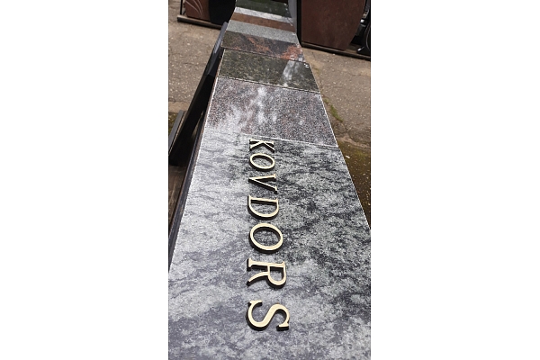 Kapu pieminekļu izgatavošana