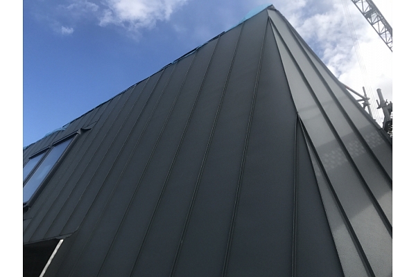 Metāla valcprofila fasāde