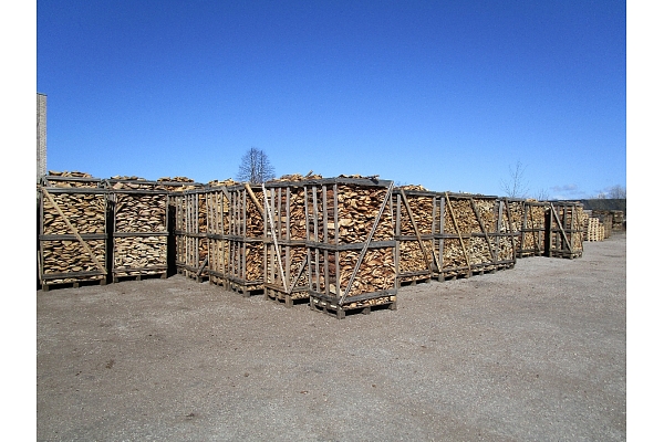 Malkas, kamīnmalkas, palešu un kamīnmalkas kastu ražošanā