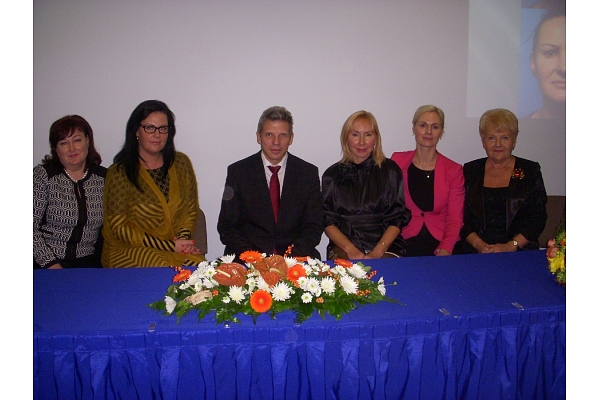 Atzīti profesionāļi