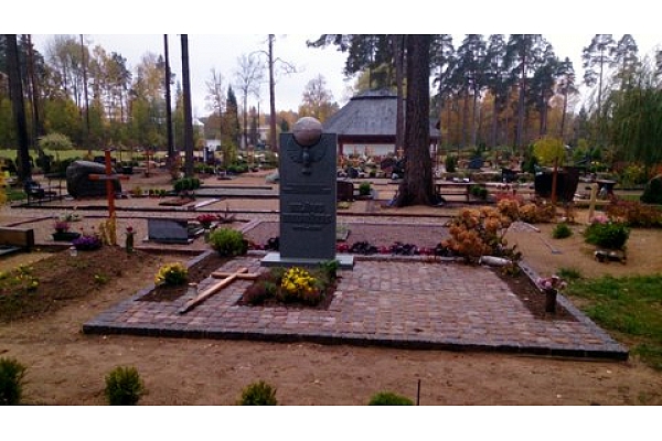 Aivars-K, kapu pieminekļi, kapu plākšņu restaurācija, Cēsis, Valmiera