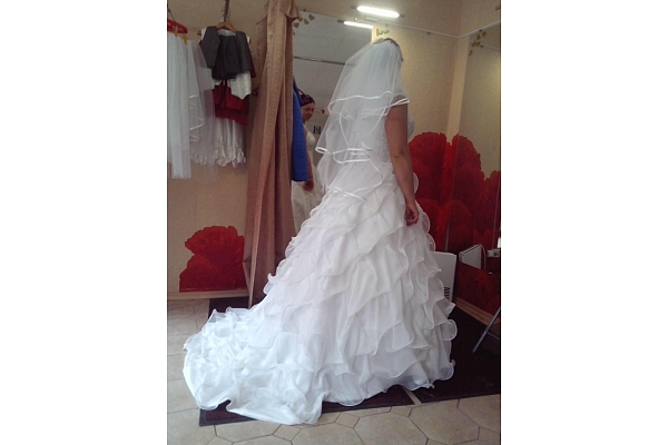 Kāzu tērpu tirdzniecība, noma, dizainera un šūšanas pakalpojumi