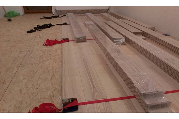 Profesionāla ozola un oša koka grīdu un parketa ieklāšana, restaurācija, tirdzniecība. Ražots Latvijā.