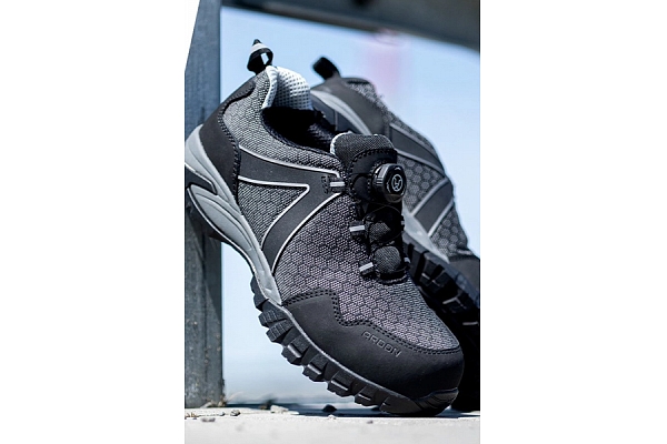 Darba apavi ar aizsardzību