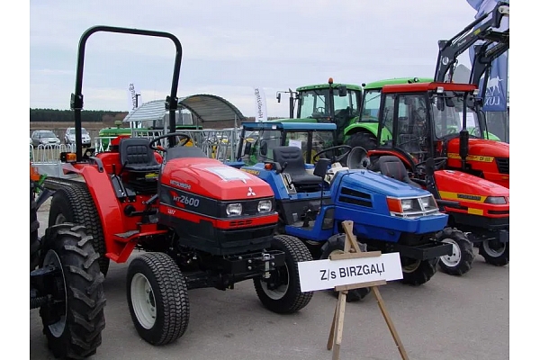 Traktoru rezerves daļas