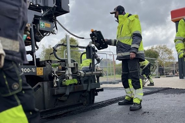 Ceļu būve, asfaltēšana