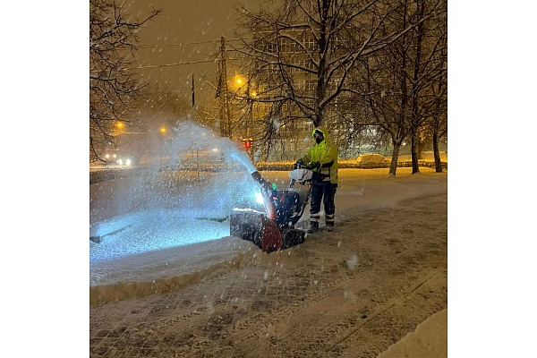 Sniega tīrīšana