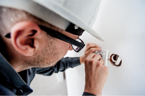 Elektromontāžas un elektroinstalācijas darbi
