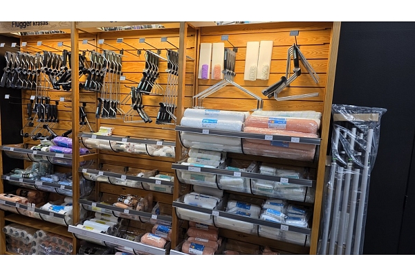 Flugger krāsotāju ruļļu stends Profcentrs veikalā