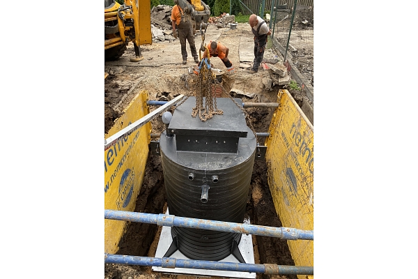 Vadu sistēmu montāža.