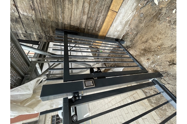 Gajeju varti ar elektrosprudu