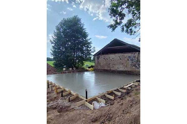 Mājas pamatu betonēšana