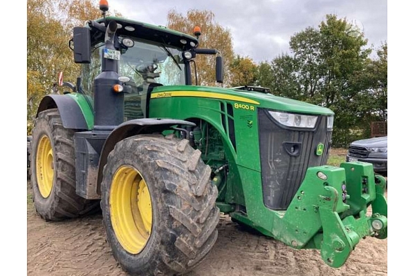 John Deere 8400R 8R400 noma tirdznieība traktors serviss