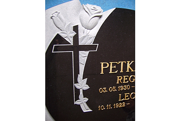 Kapu piemineklis. Izstrādājumu uzstādīšana kapsētā