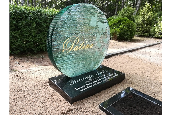 A A darbnīca, akmens apstrāde, kapu pieminekļi